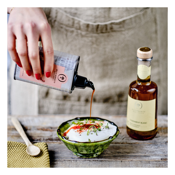 Produkt bily balsamico ocet na salad