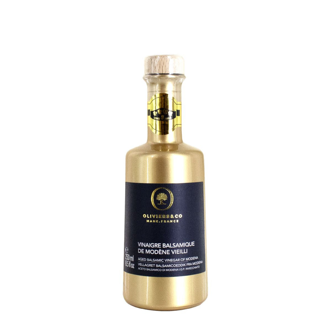 Prémiový balsamico z Modeny, zrající 5 let – bez karamelu, aromat a barviv, s plnou chutí, dřevitou vůní a výjimečnou hustotou.