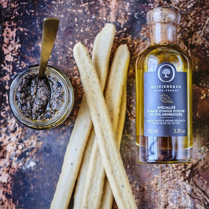 Produkt | Dárkova Krabicá s lanýžovými specialitami Oliviers&Co, ideální jako vánoční dárek, elegantně zabalený s oleji a delikatesami s lanýži | Oliviersandco CZ