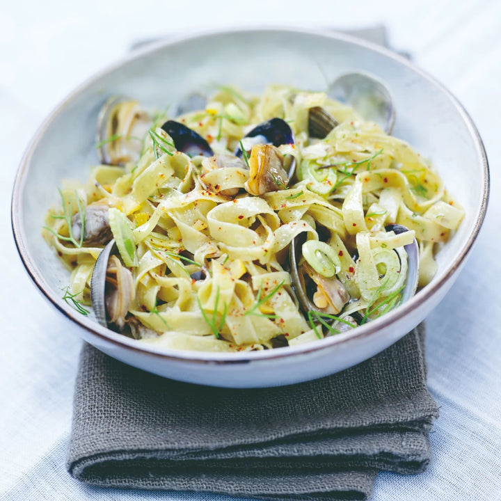 Linguine s blamuslingery, kandovaným citronem a divokým fenyklem | Oliviers&Co