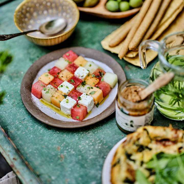 THE GENTLENESS OF ARTICHOKE AND OLIVES